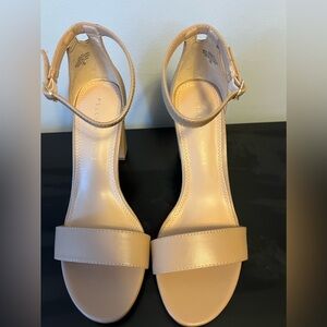 SOLD Kelly & Katie nude sandals (NWOT)
